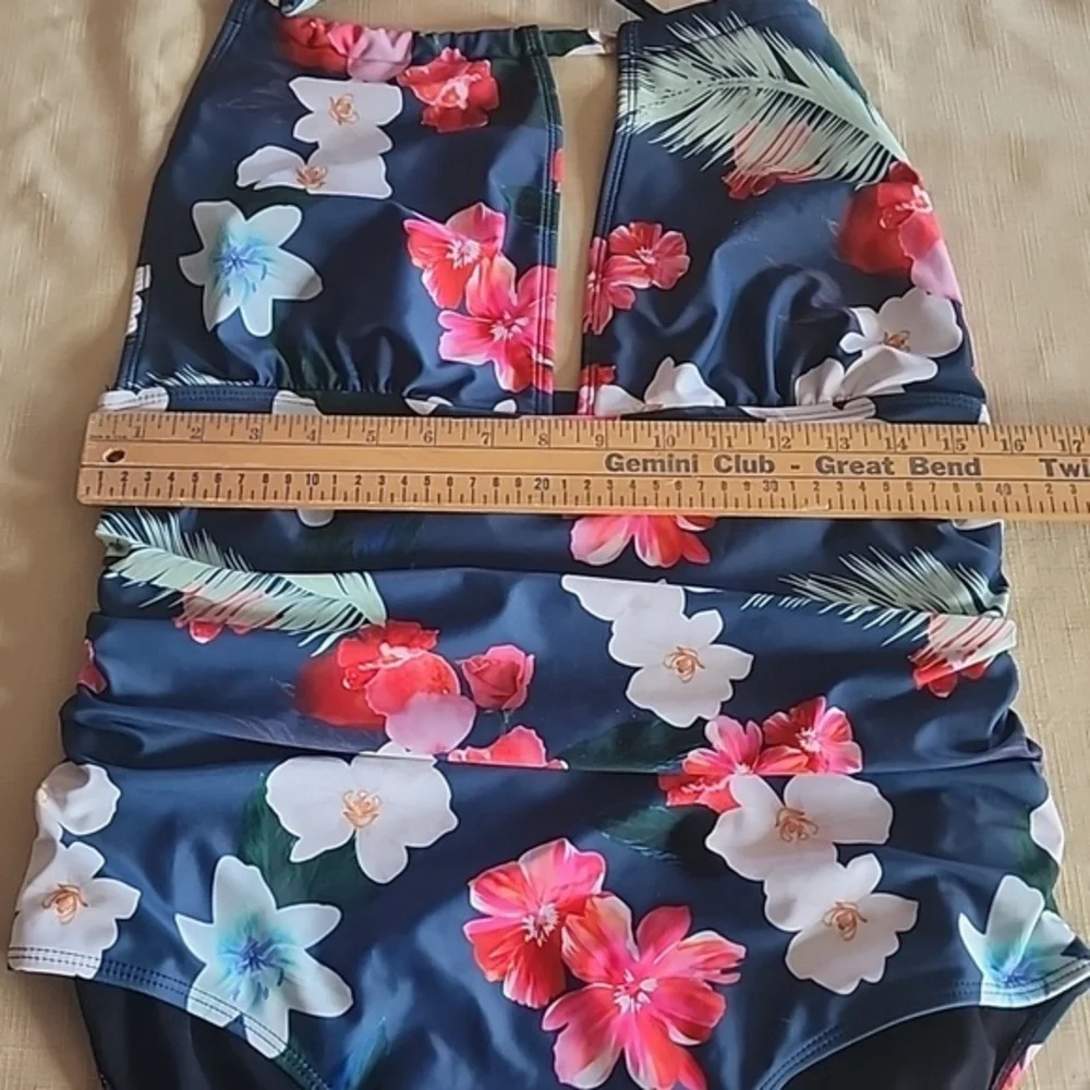 Women's Floral swim‎ suit - Picture 7 of 9